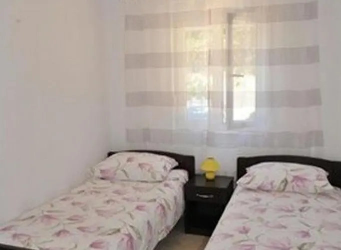Apartment By The Sea Kampor, Rab - 24554 Rab Town